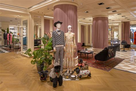 fairmont hotel vancouver gucci|High Street Retail at the Castle .